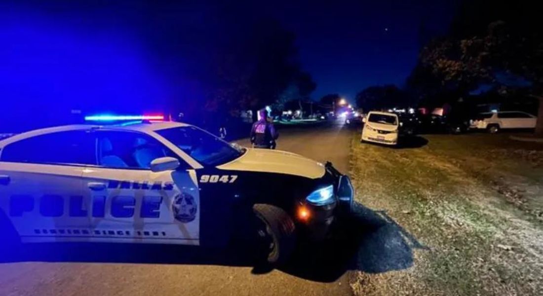 Polícia de Dallas fechou a rua onde aconteceu o crime