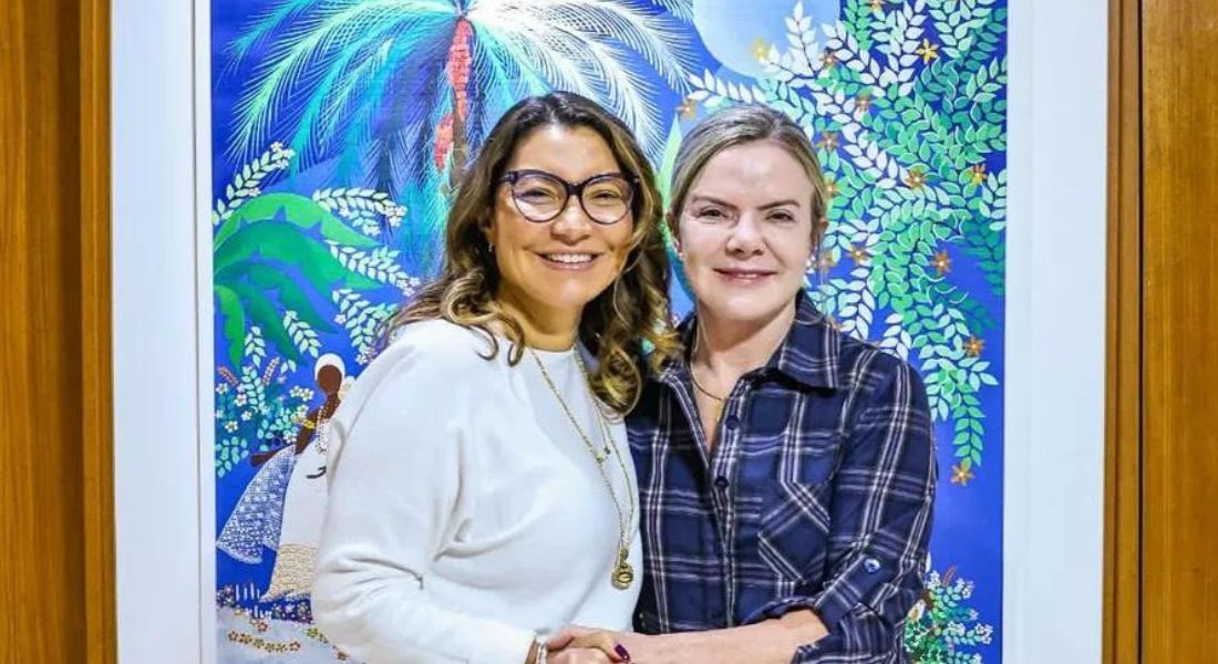 A primeira-dama Janja da Silva e a presidente nacional do PT, Gleisi Hoffmann, em foto publicada nas redes sociais nesta quarta (28)