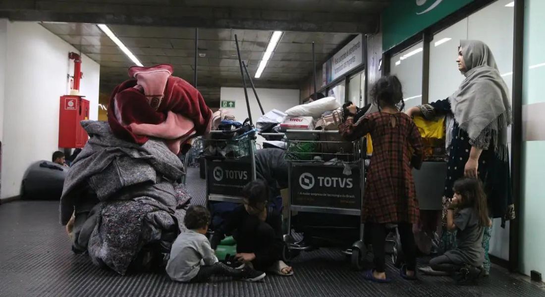 Refugiados em aeroporto