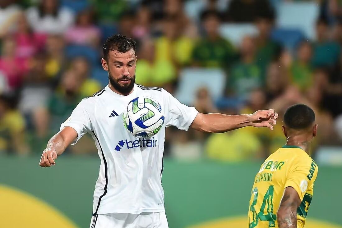 Luciano Castán, novo zagueiro do Sport