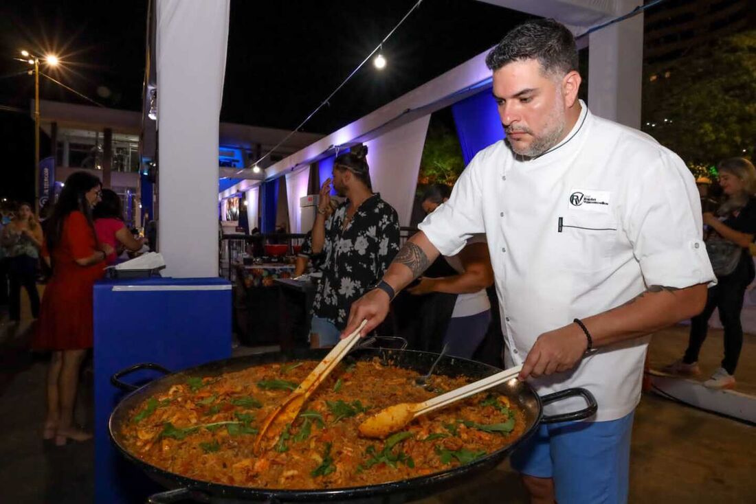 Chef Rapha Vasconcellos realiza festival gastronômico com programação musical