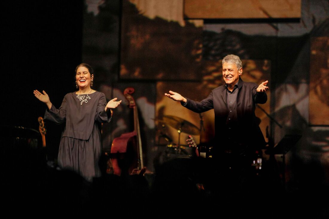 A paulistana Salmaso já havia interpretado Chico Buarque em trabalhos anteriores, mas nunca havia completado um trabalho ao seu lado