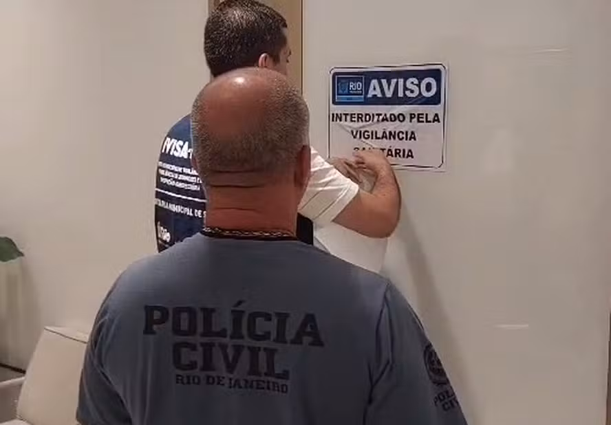 Operação da Polícia Civil interditou clínica de estética em shopping de alto padrão na Barra da Tijuca