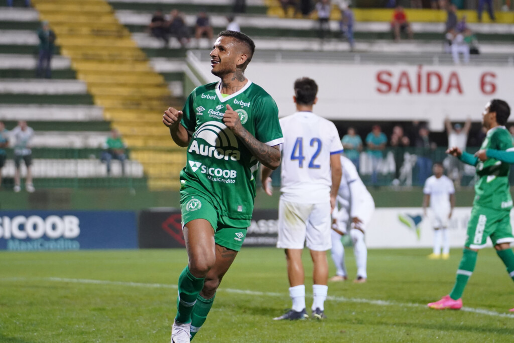 Danrlei comemora gol pela Chapecoense