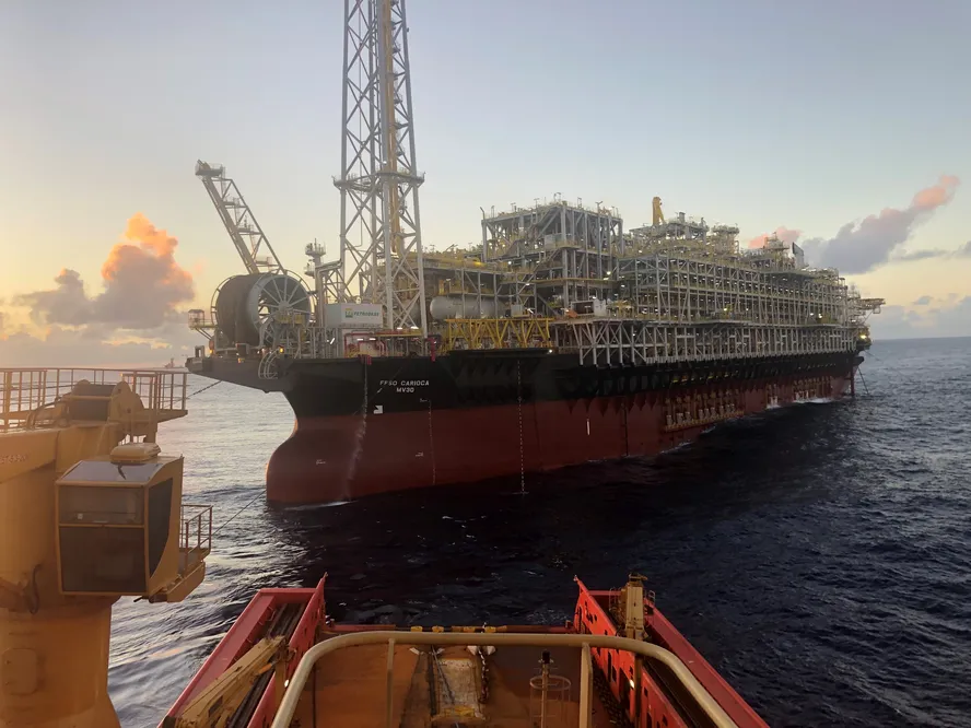 FPSO Carioca, plataforma que produz no campo de Sépia, no pré-sal da Bacia de Santos. A Petrobras é a principal produtora do país