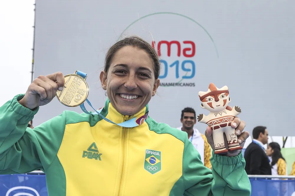 Luisa Baptista conquistou a medalha de ouro no triatlon no Pan de Lima em 2019 