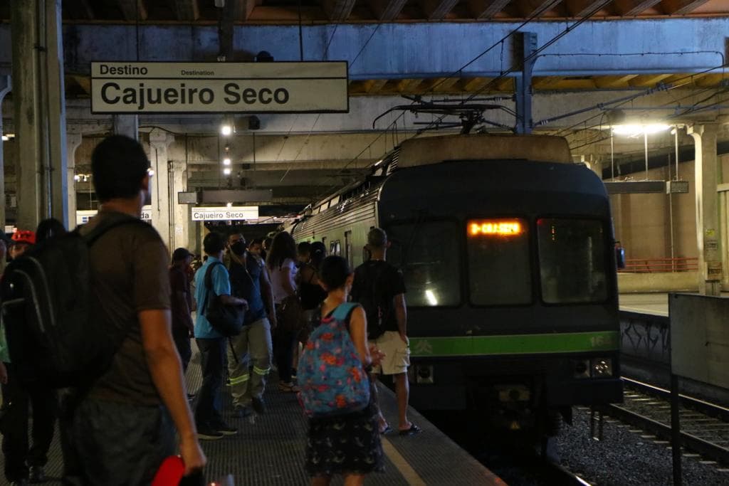 De acordo com informações da CBTU, aproximadamente 60 mil pessoas utilizam a Linha Sul do Metrô Recife diariamente