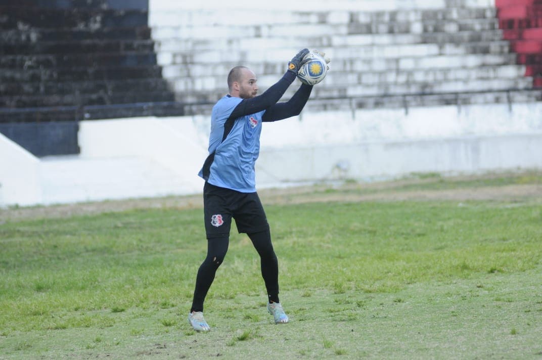 André Luiz, goleiro do Santa Cruz 