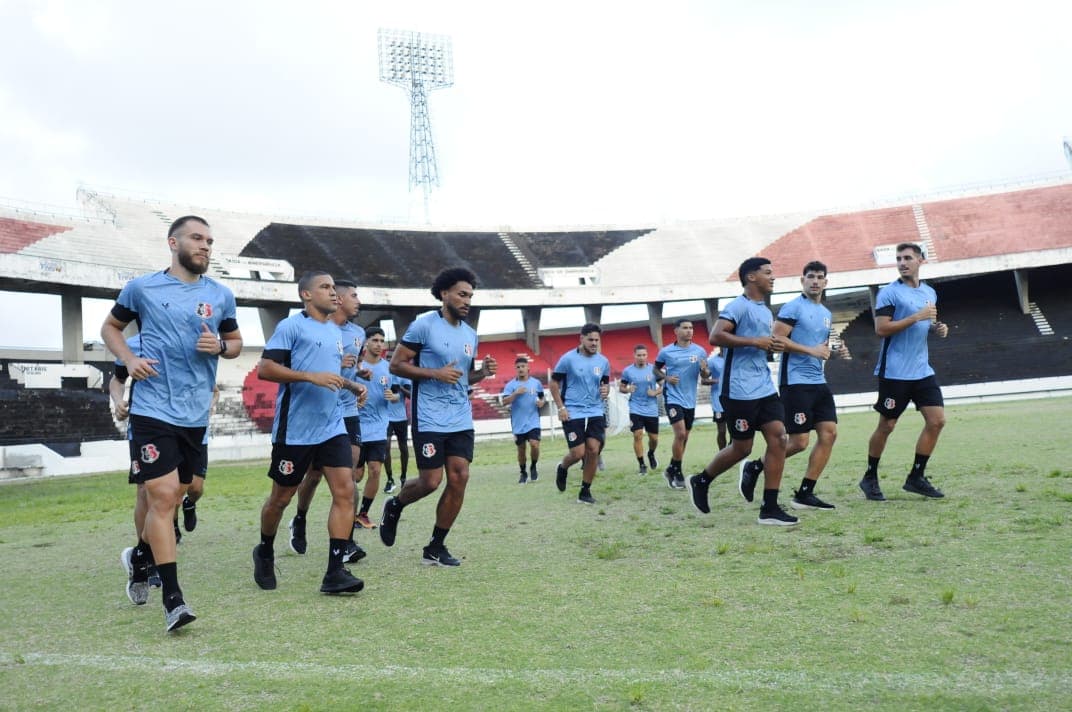 Reapresentação do elenco do Santa Cruz Futebol Clube para a temporada 2024, no Estádio do Arruda, em Recife.