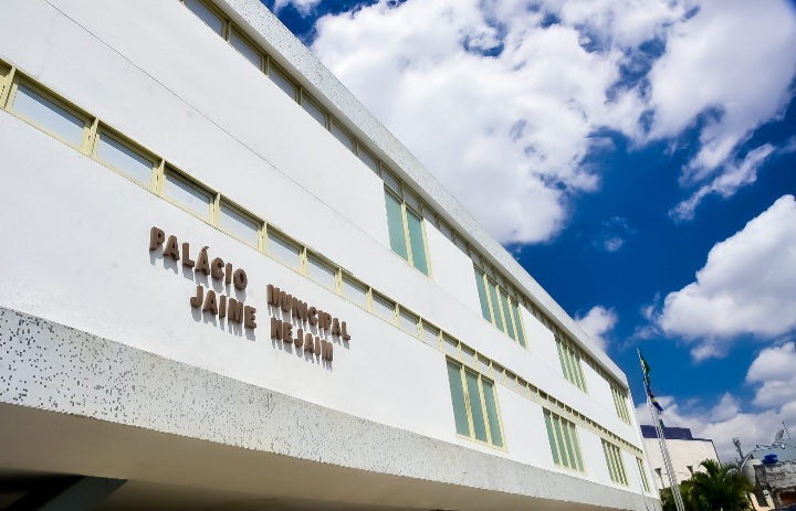 Fachada do prédio da Prefeitura de Caruaru, cidade do Agreste de Pernambuco