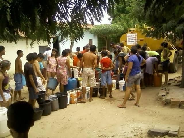 Moradores de Triunfo estão sem água