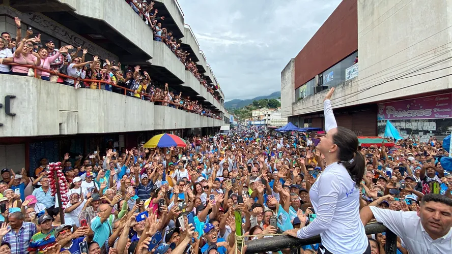 María Corina Machado em ato na cidade de Valera, na Venezuela