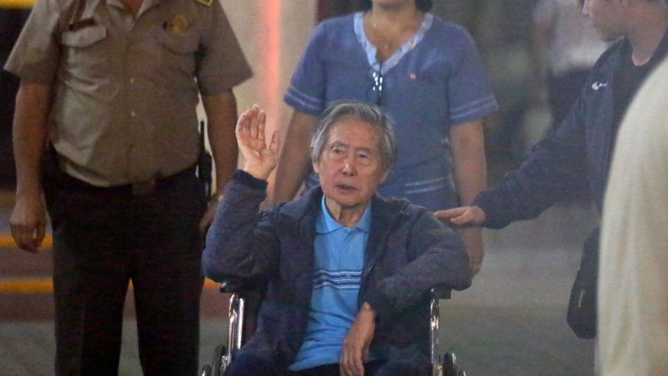 Ex-presidente peruano Alberto Fujimori, de 85 anos, que cumpriu pena de 25 anos de prisão por "crimes contra a humanidade"