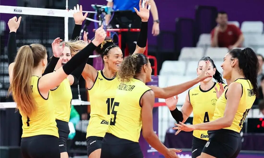 Praia Clube está na semifinal do Mundial de Clubes de Vôlei Feminino 