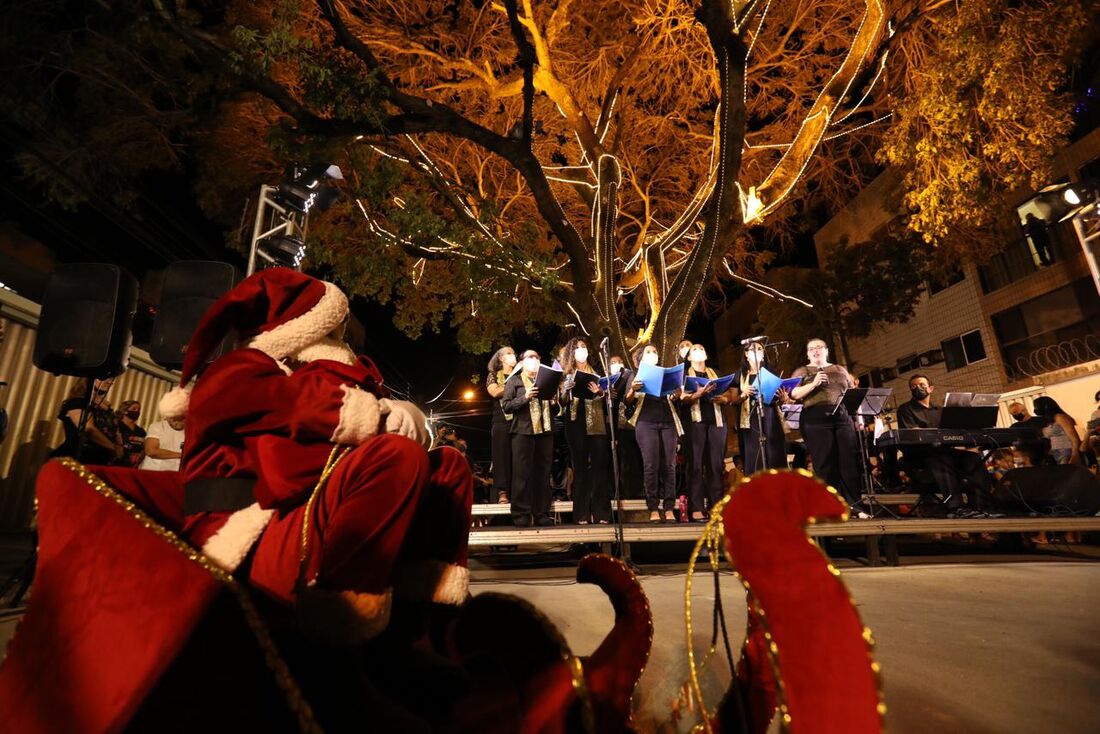 Cantata natalina na Rua da Árvore, em Candeias