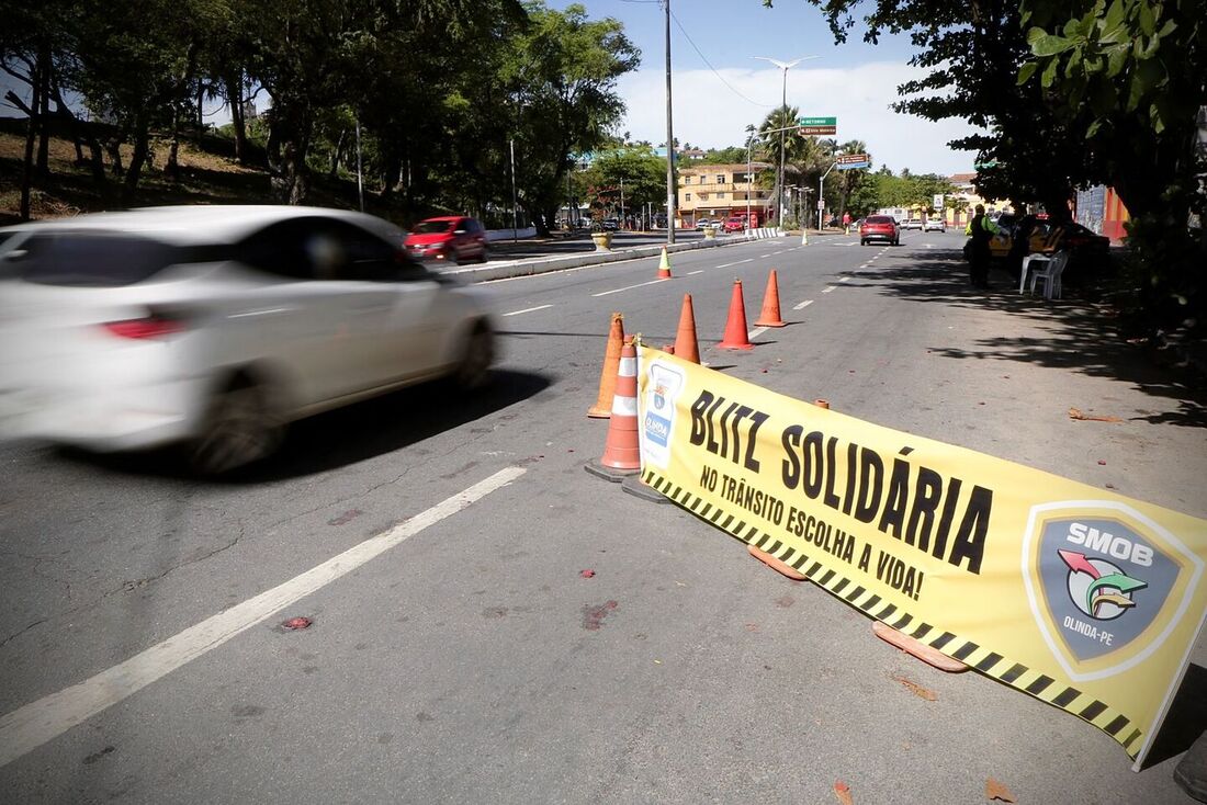 Campanha arrecada alimentos e brinquedos em Olinda até às 17h deste domingo