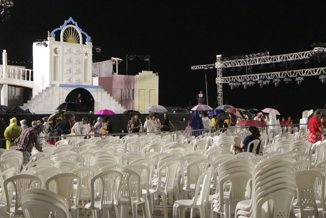 Baile do Menino Deus é cancelado por conta da chuva, neste sábado