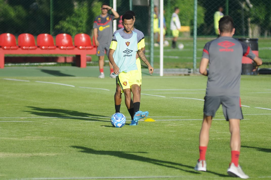 Riquelme durante atividade no CT do Sport, nesta sexta-feira (29)