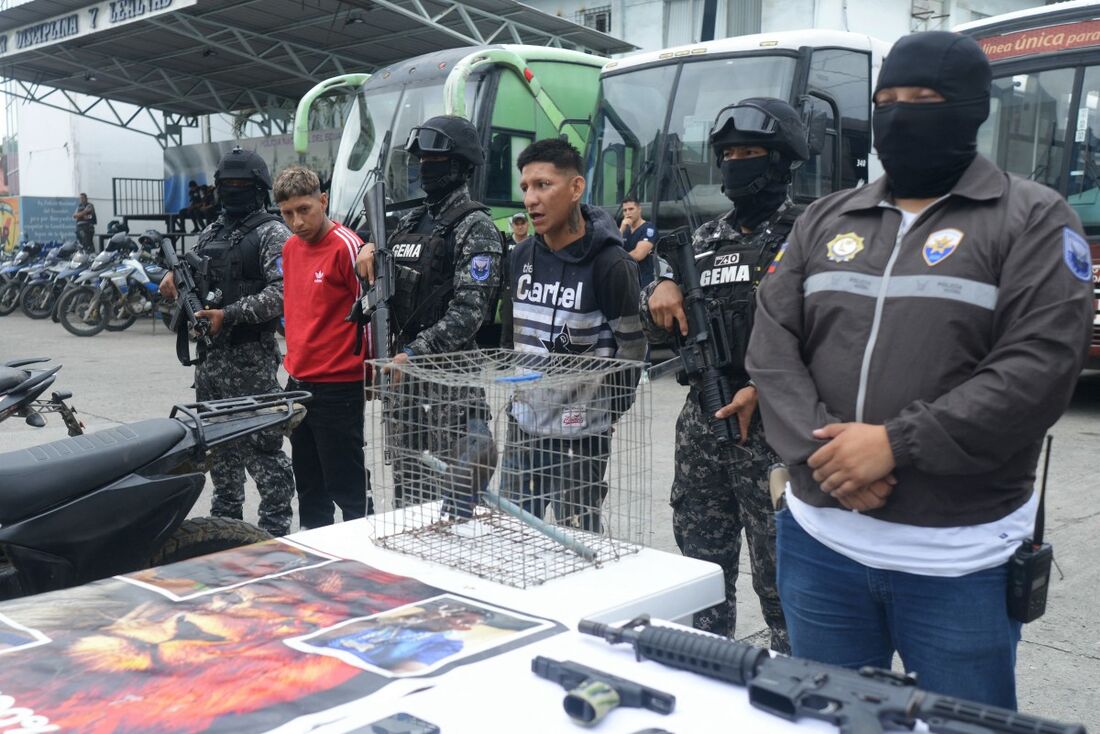 Autoridades do Equador detiveram, nesta quarta-feira (24), duas pessoas ligadas aos "braços armados" da principal gangue de narcotraficantes do país