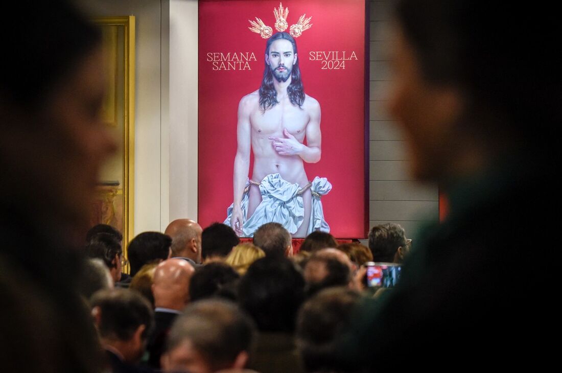 O cartaz oficial escolhido para as festividades da Semana Santa em Sevilha (sul) desperta a ira dos ultraconservadores