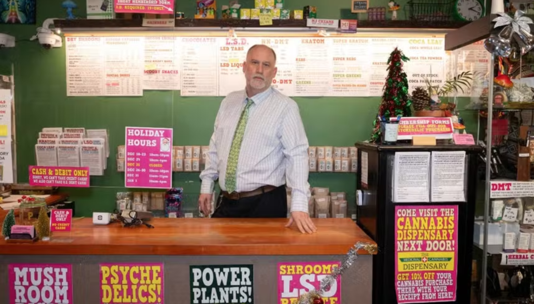 Dana Larsen, proprietário do Medicinal Mushroom Dispensary, em Vancouver, no Canadá, especializada em cogumelos psicodélicos 