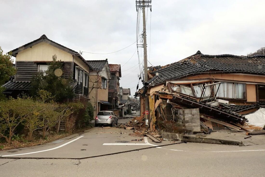 Edifício foram danificados na cidade de Wajima, província de Ishikawa