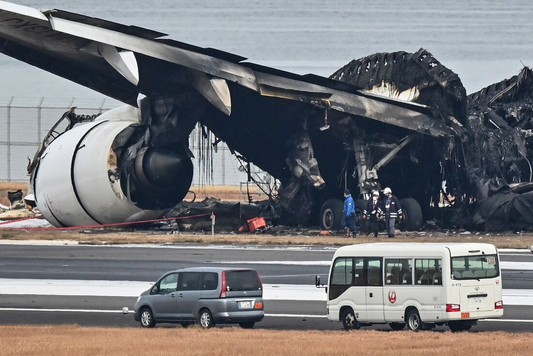 Avião que pegou fogo em Tóquio