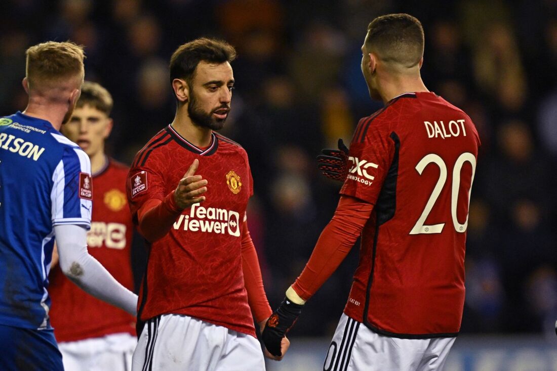 Manchester United empatou em 2 a 2 com o Bournemouth neste sábado, no Vitaly Stadium