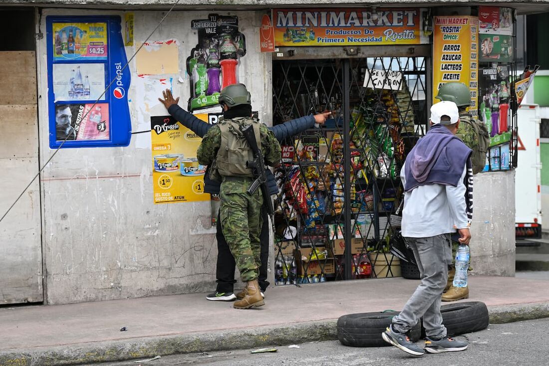 O Equador enfrenta o poder dos narcotraficantes 