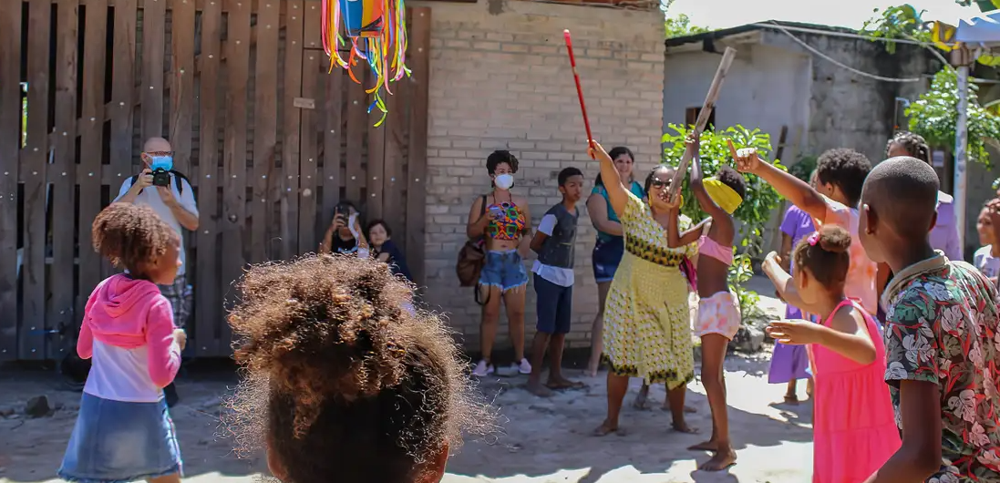 Mais de 100 brincadeiras que foram registradas no Brasil e em seis países africanos que também falam português