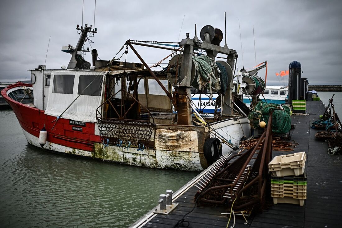 França vai proibir temporariamente a pesca comercial no golfe de Biscaia