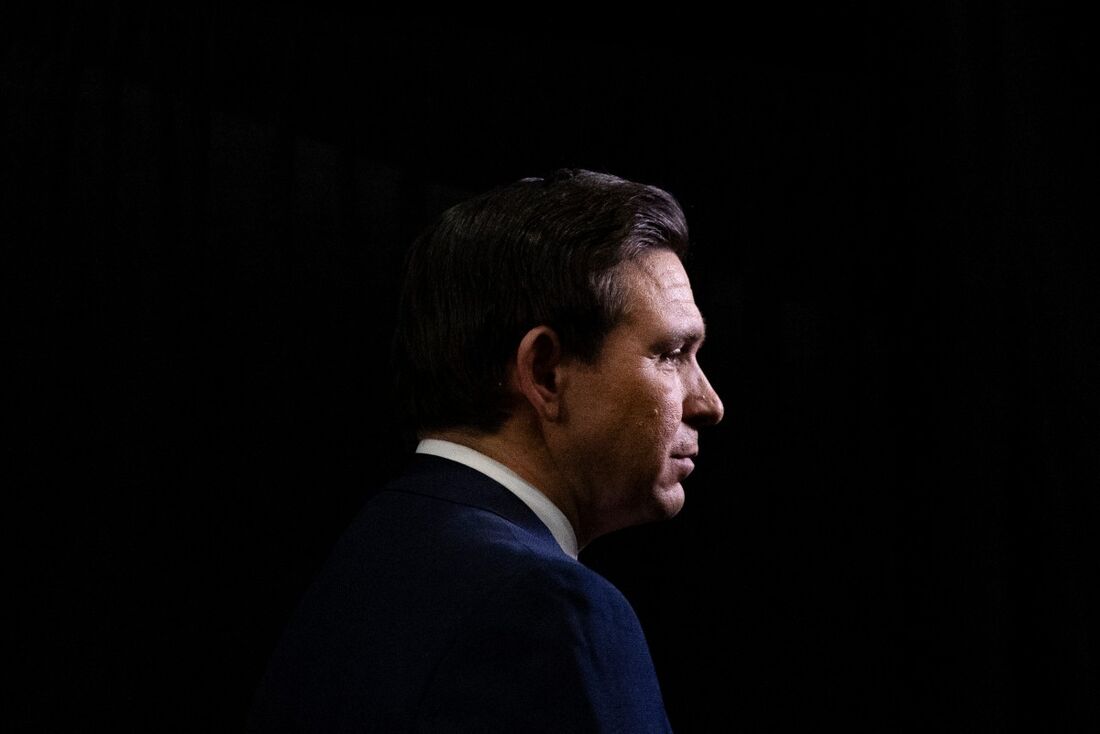 Ron DeSantis fez o anúncio de sua desistência por vídeo a dois dias das primárias