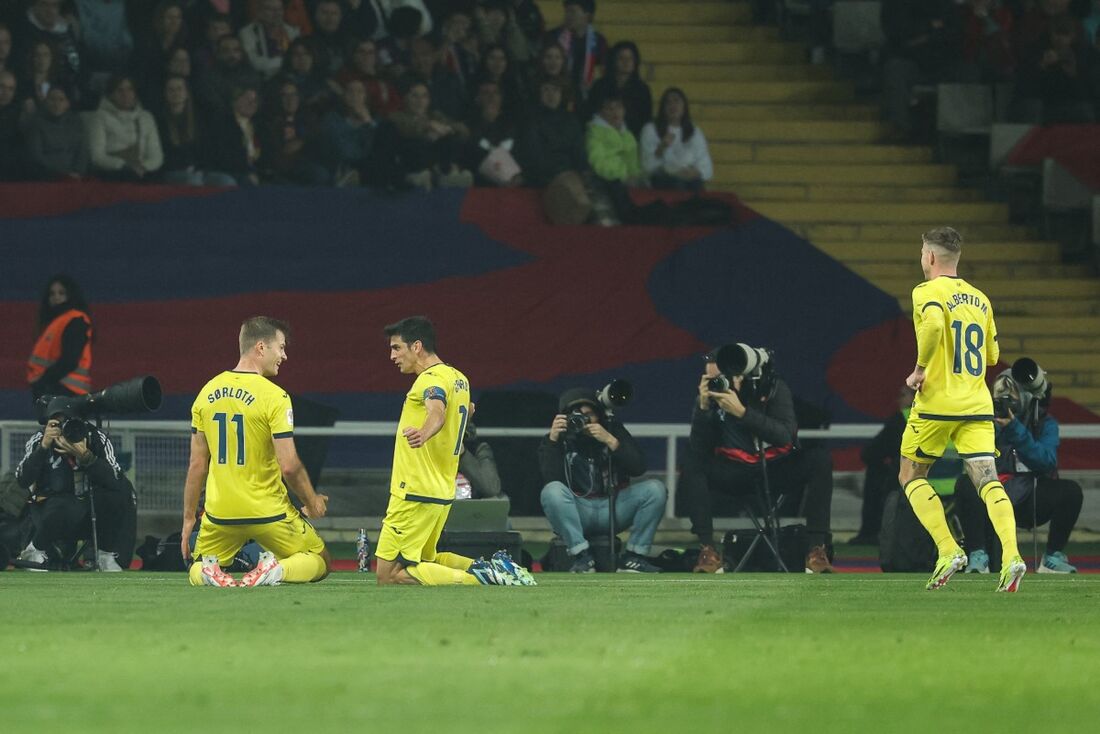 Juntos, a dupla Gerard Moreno e Alexander Sorloth deixou dois gols nas redes do Barça 