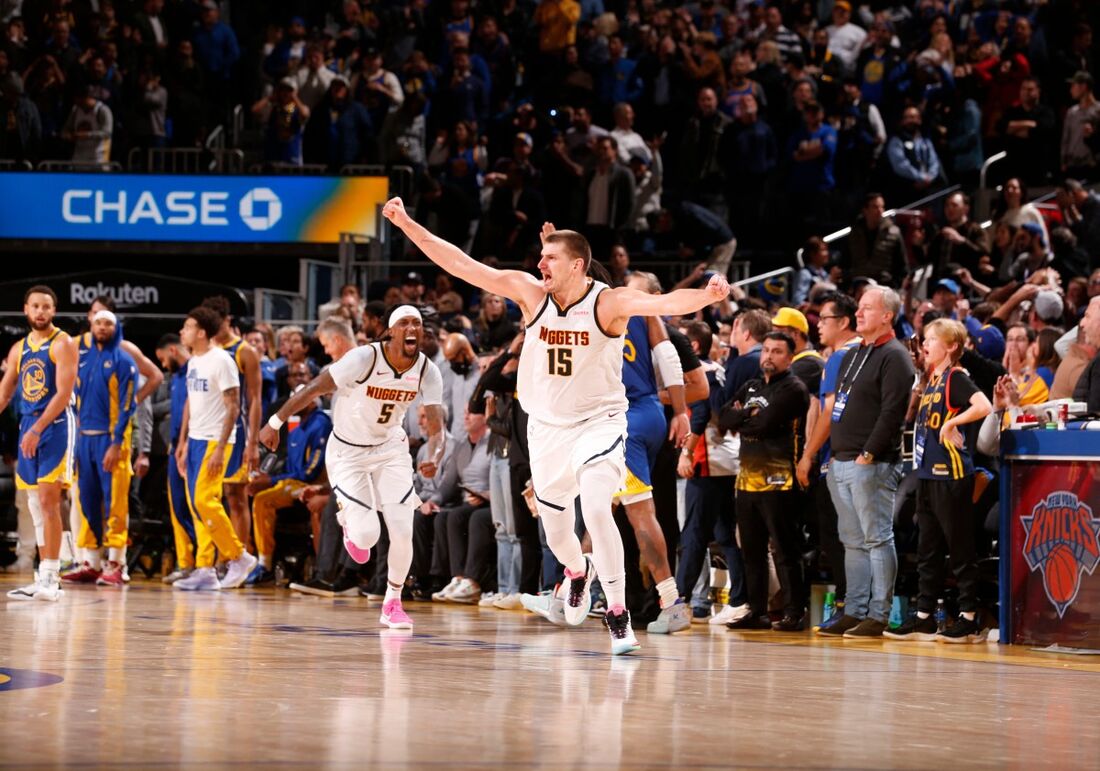 Nikola Jokic com o game winner sobre o Golden State Warriors 