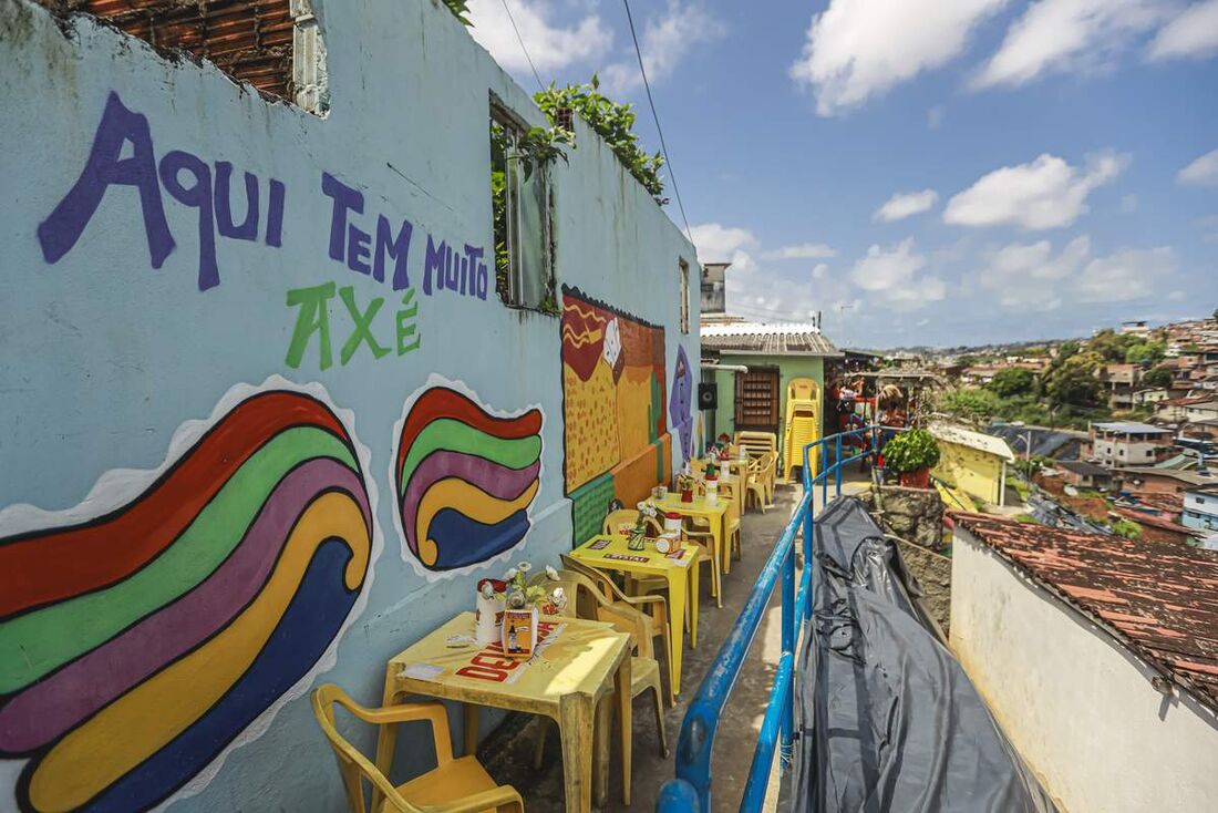 Cantinho do Axé: culinária pernambucana e clima festivo 