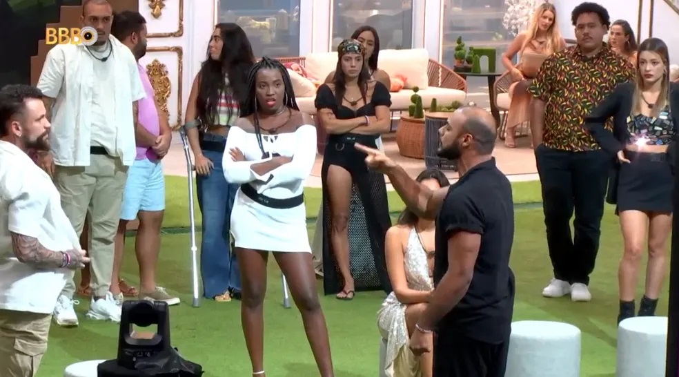 Momento da treta entre Marcus Vinícius e Vinicius