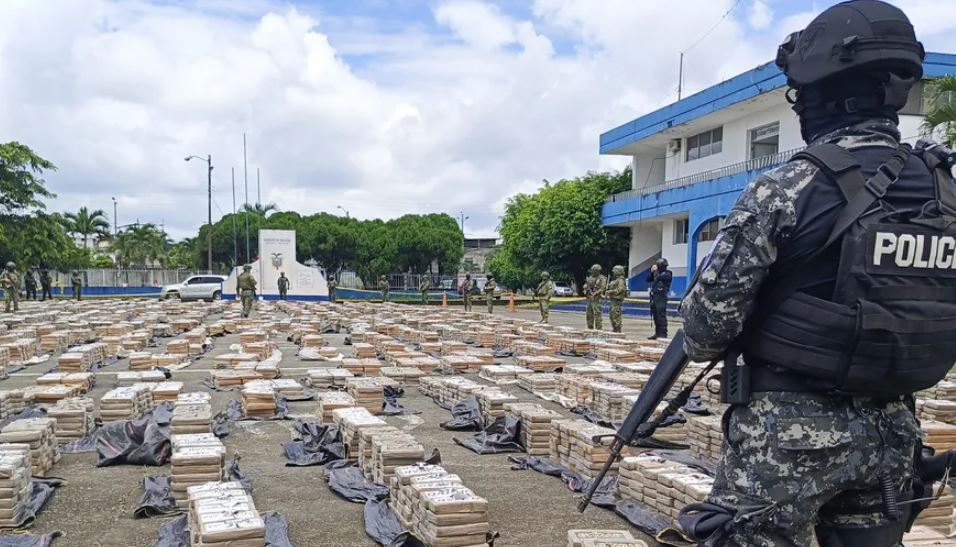 Destruição de Cocaína no Equador 