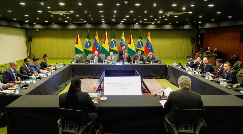 No Itamaraty, Venezuela e Guiana discutem crise por disputa de território rico em petróleo