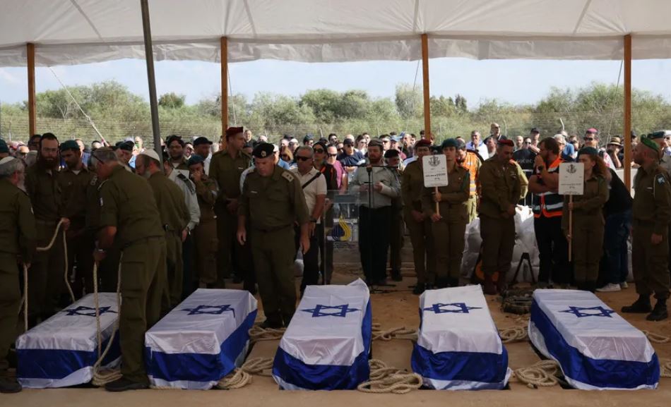 Enterro dos cinco membros da família Kutz, mortos no ataque do Hamas em 7 de outubro 