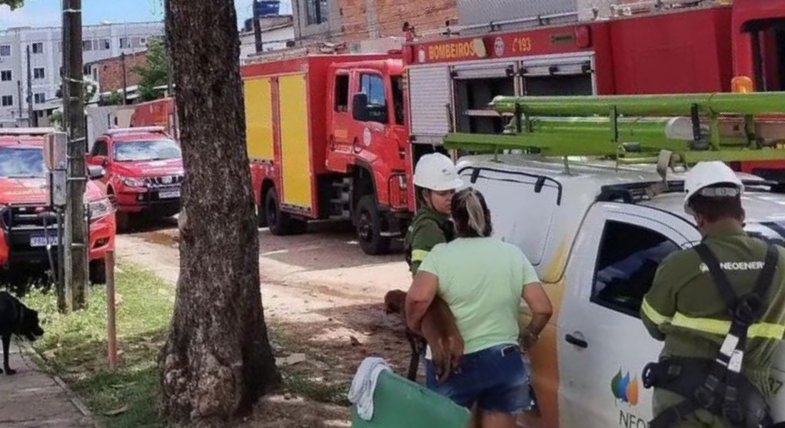 Incêndio atingiu casa na rua 10, em Rio Doce