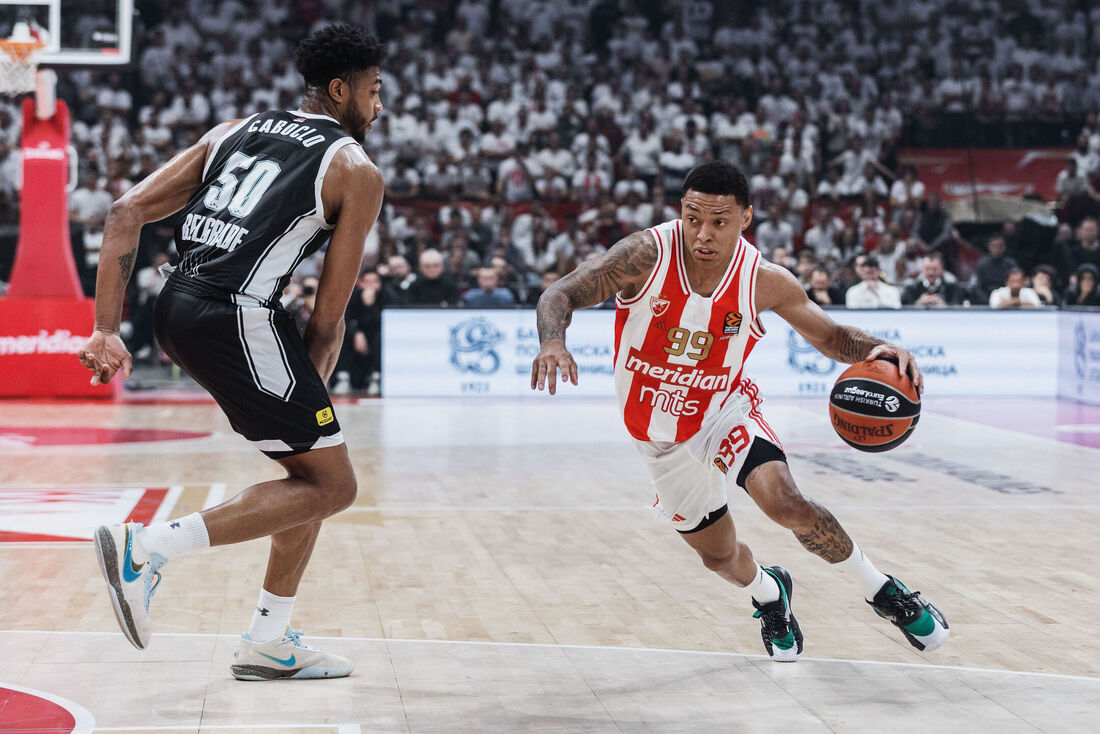 O Eterno Clássico contou com o duelo entre os brasileiros Yago e Bruno Caboclo, dois dos principais jogadores da seleção brasileira de basquete 