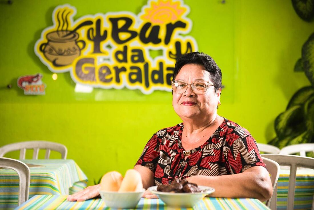 A comida de Geralda atrai clientes de todos os cantos do Recife