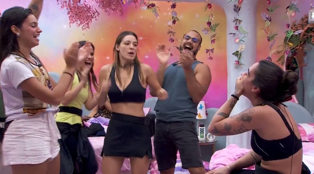 Brothers cantam "parabéns", após Giovanna ser punida no programa