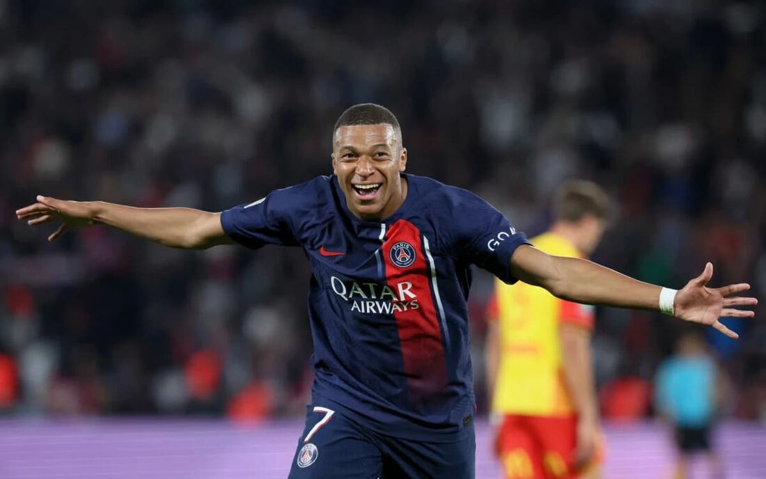 Mbappé é a liderança técnica do PSG na atual temporada 