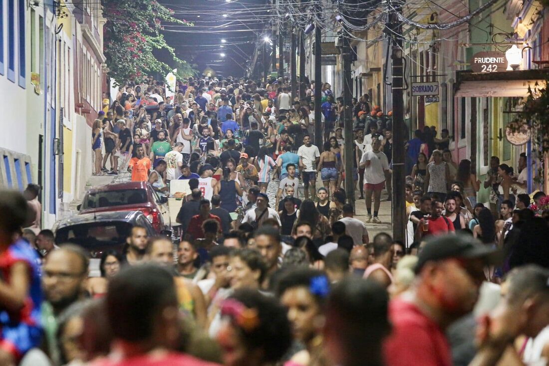 Prévias de Carnaval desfilando em Olinda 