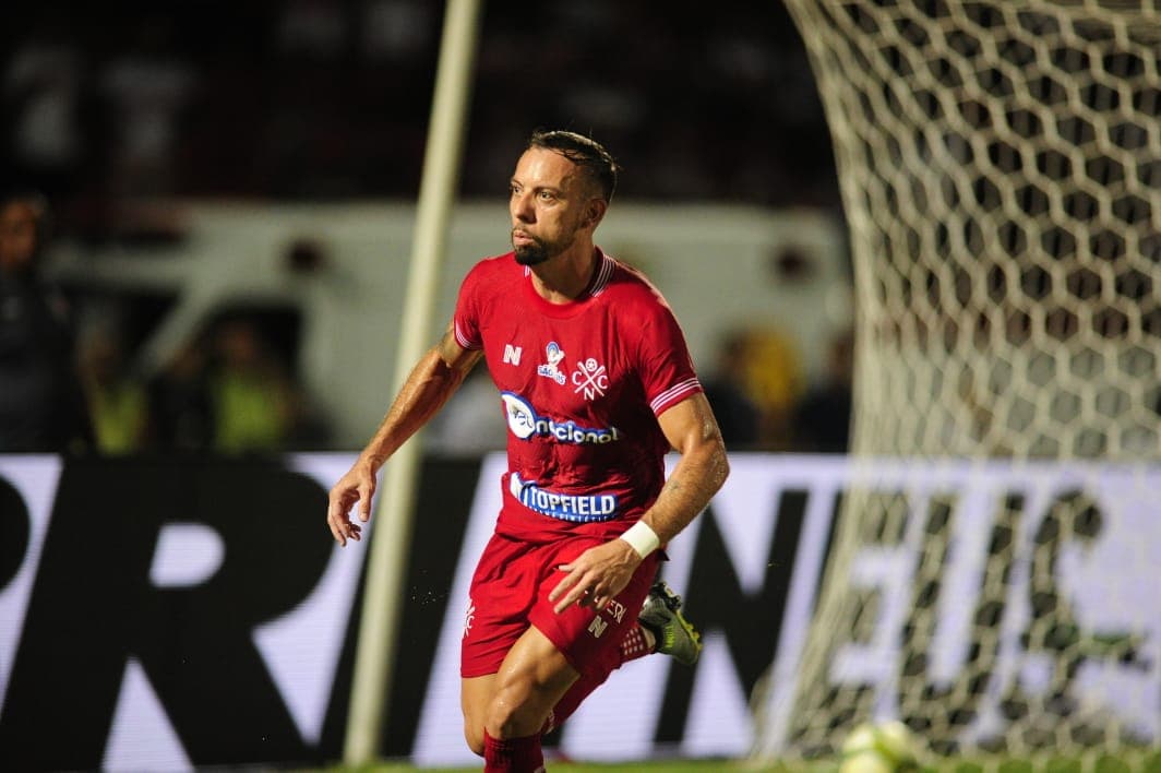 Paulo Sérgio fez o gol da vitória do Náutico contra o Santa Cruz 