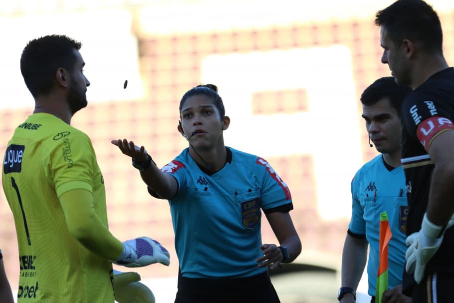 Árbitra Ruthyanna Camila vai apitar Fortaleza x América-RN pela Copa do Nordeste 