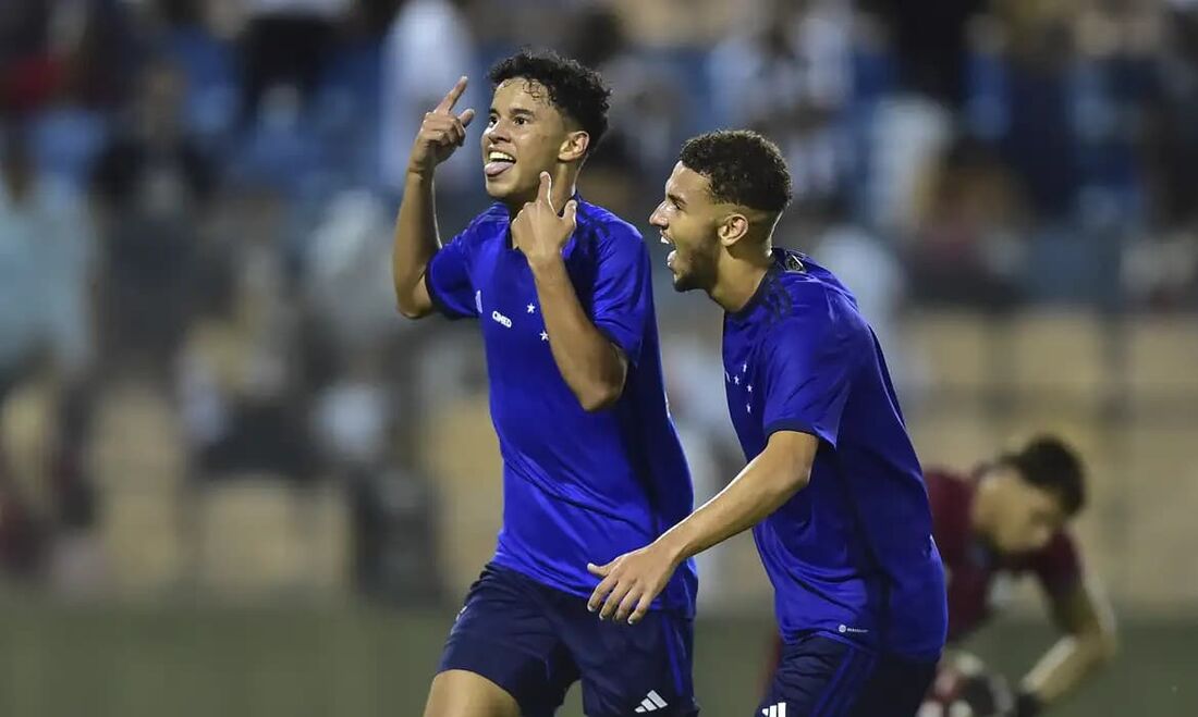 O Cruzeiro eliminou o Santos com uma vitória por 3 a 0