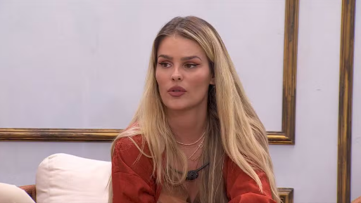 Yasmin explicou como aprendeu a reagir a ameaças de homens nos relacionamentos que teve