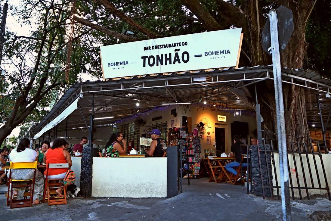 Bar do Tonhão é ponto de encontro certo de turmas de amigos e famílias, nos fins de semana